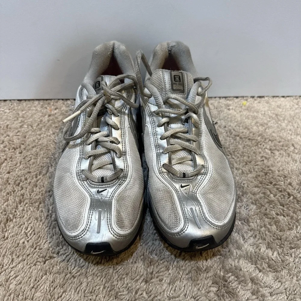 Nike Shox Shoes Womens Size 8.5 Silver Running Cushioned Sneakers 315331-101